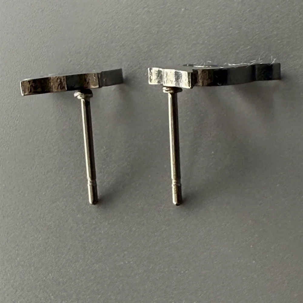 Stainless Steel Waterproof Shark Stud